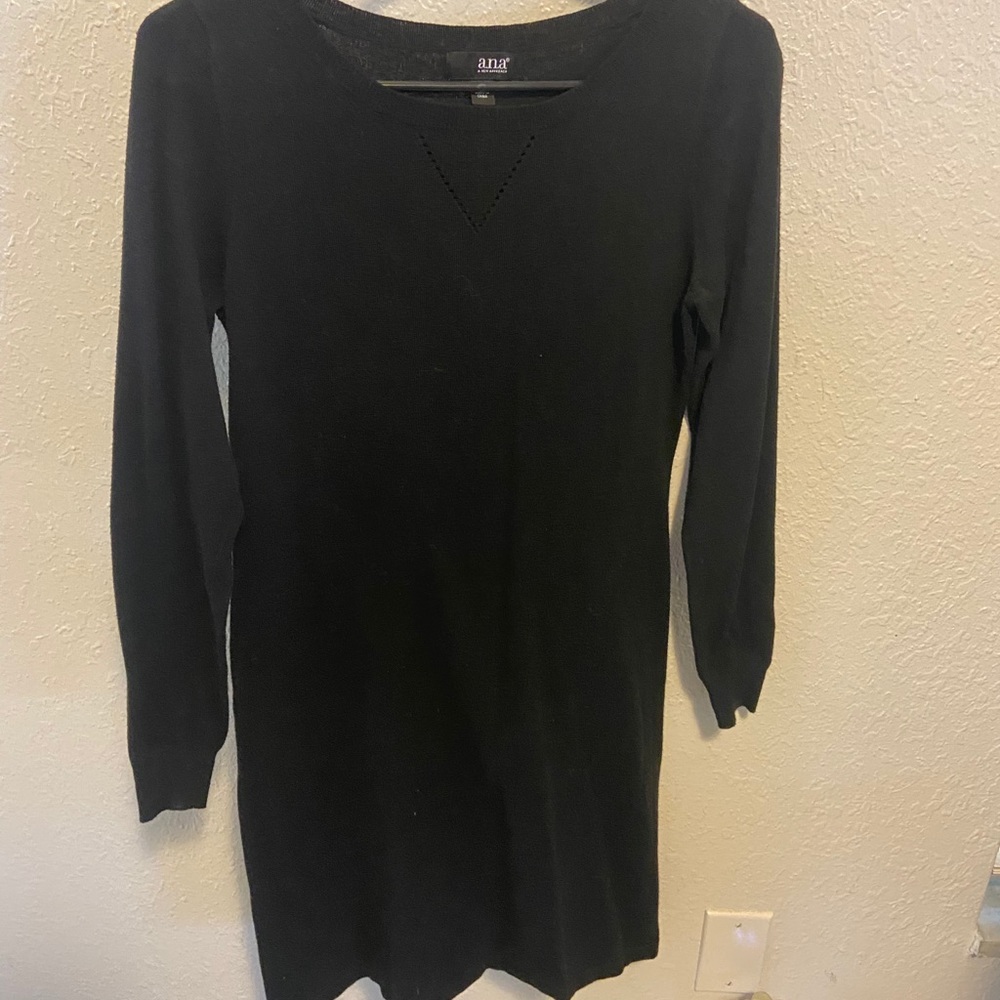 Scoop neck dress